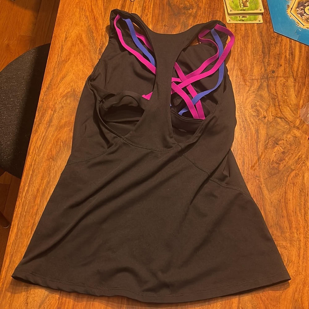 Fabletics black tank with built in shelf bra XS